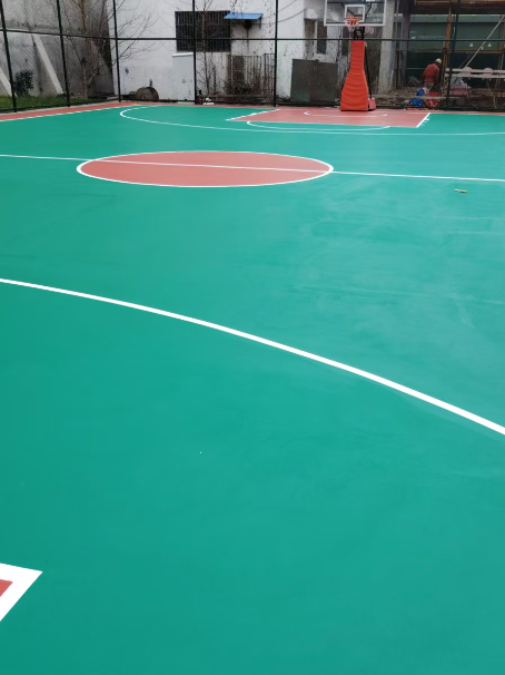 罗田 球场长期使用易出现地面开裂